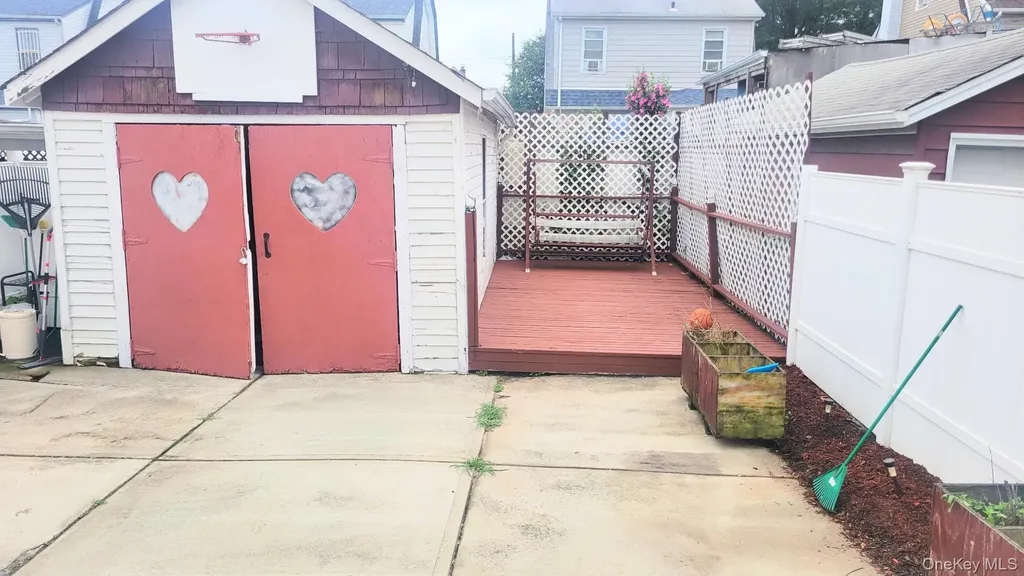 9230 212th Place Queens Village NY 11428