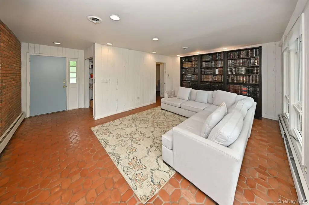 43 Sutin Place Spring Valley NY 10977