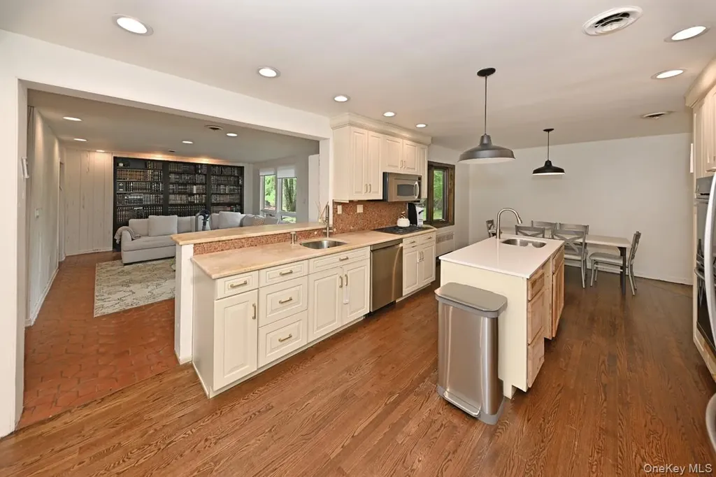 43 Sutin Place Spring Valley NY 10977