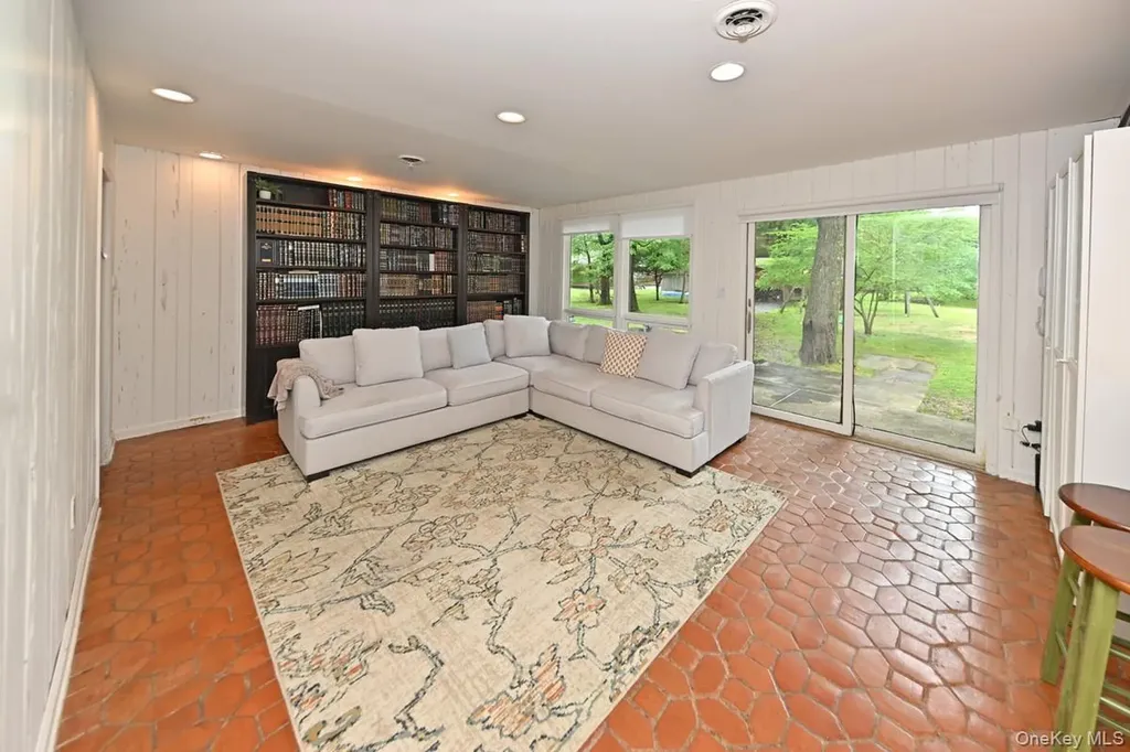 43 Sutin Place Spring Valley NY 10977