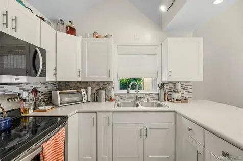 18 Winnebago Road Putnam Valley NY 10579