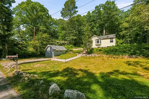 18 Winnebago Road Putnam Valley NY 10579