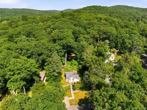 18 Winnebago Road Putnam Valley NY 10579