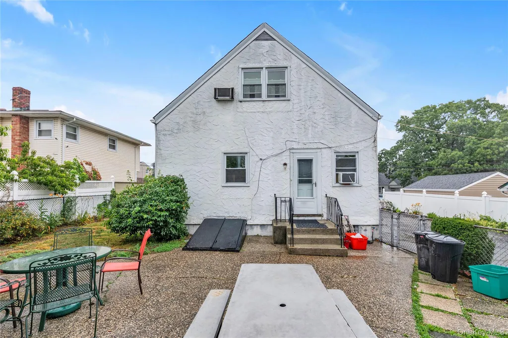 1639 Empire Street Elmont NY 11003