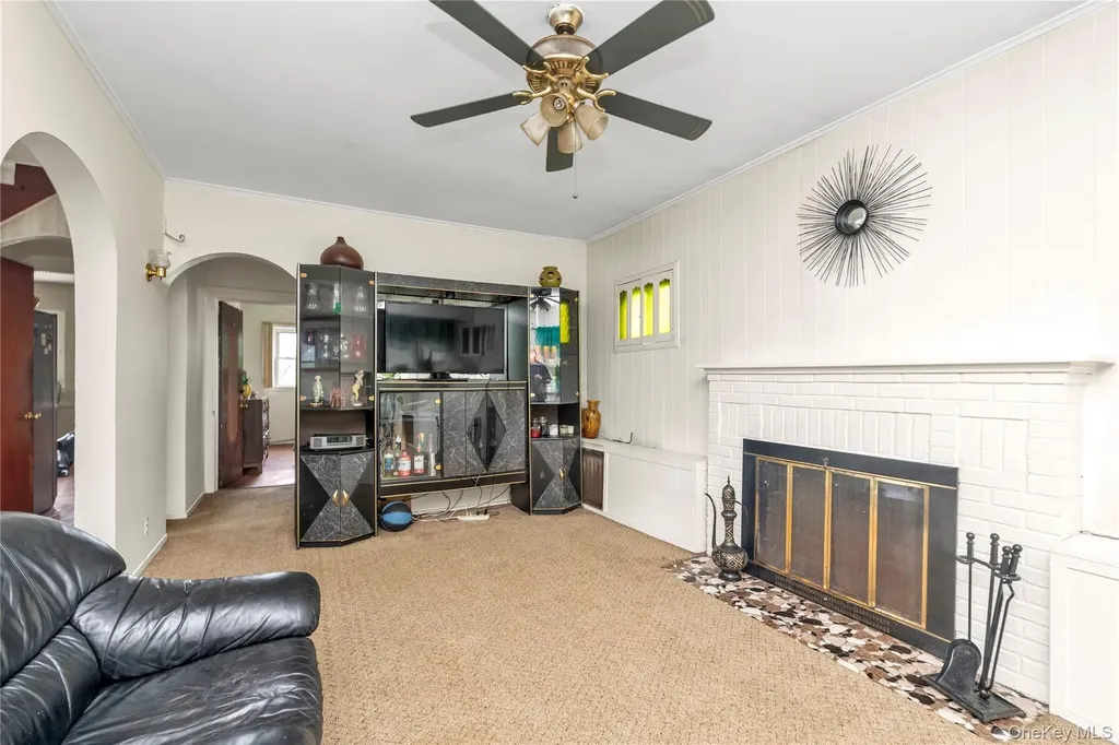 1639 Empire Street Elmont NY 11003