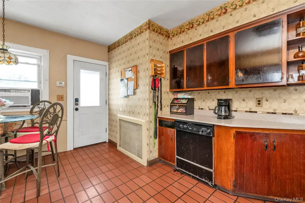 1639 Empire Street Elmont NY 11003