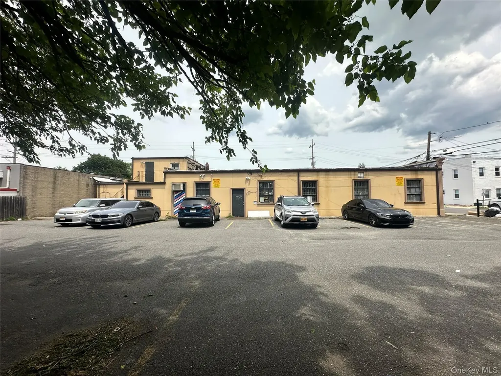 1483 Hempstead Turnpike Elmont NY 11003