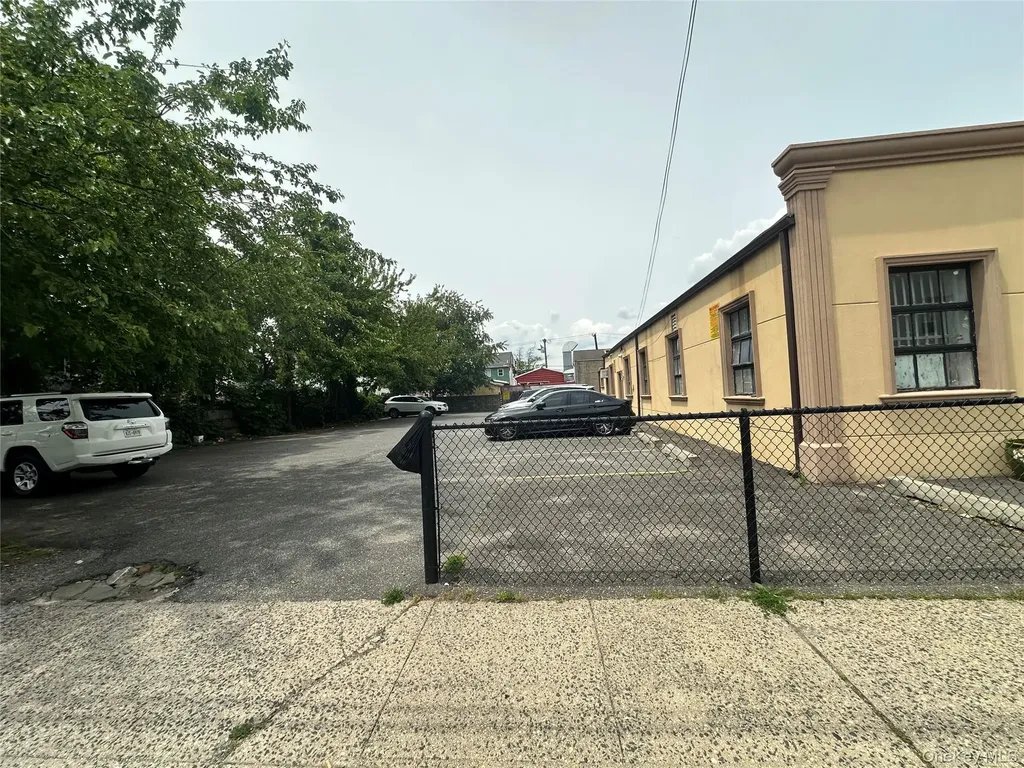 1483 Hempstead Turnpike Elmont NY 11003