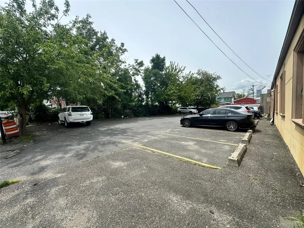 1483 Hempstead Turnpike Elmont NY 11003