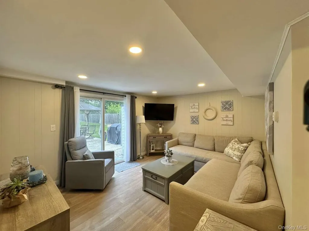 122 Jordan Street Bay Shore NY 11706