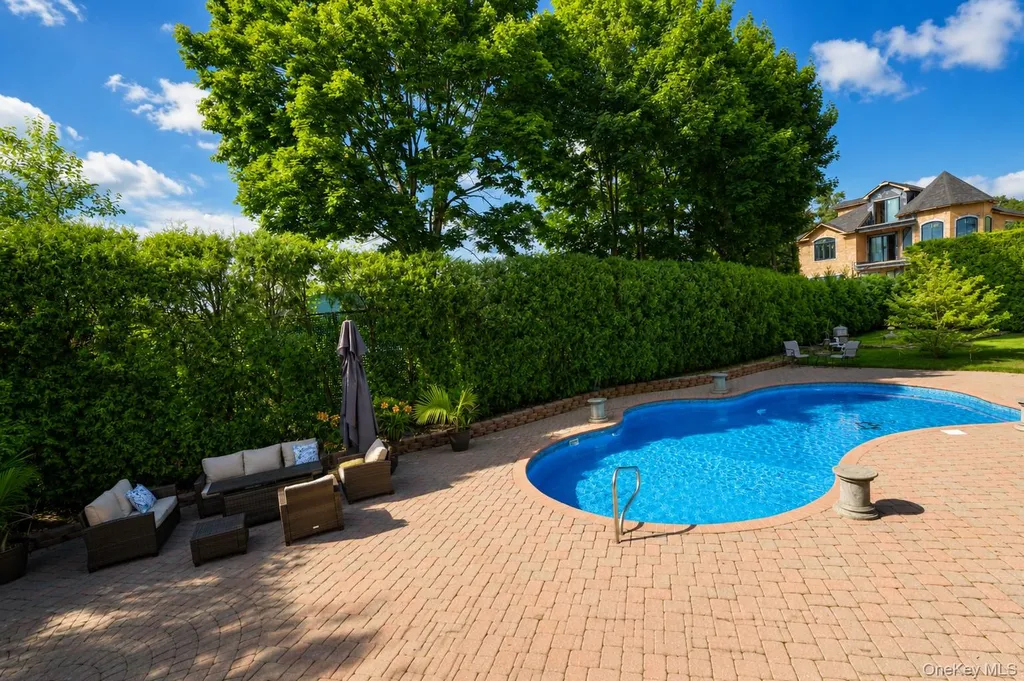 5 Nicolosi Drive Staten Island NY 10312