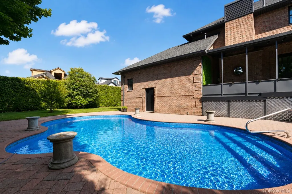 5 Nicolosi Drive Staten Island NY 10312
