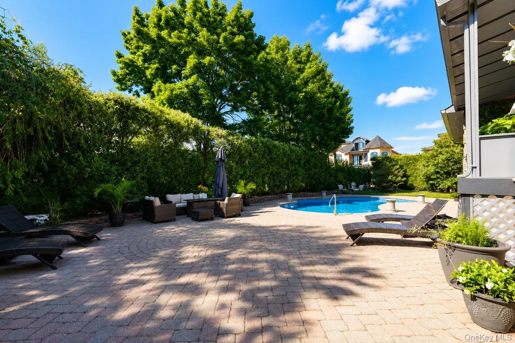 5 Nicolosi Drive Staten Island NY 10312