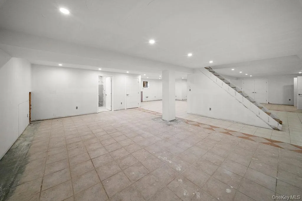5 Nicolosi Drive Staten Island NY 10312