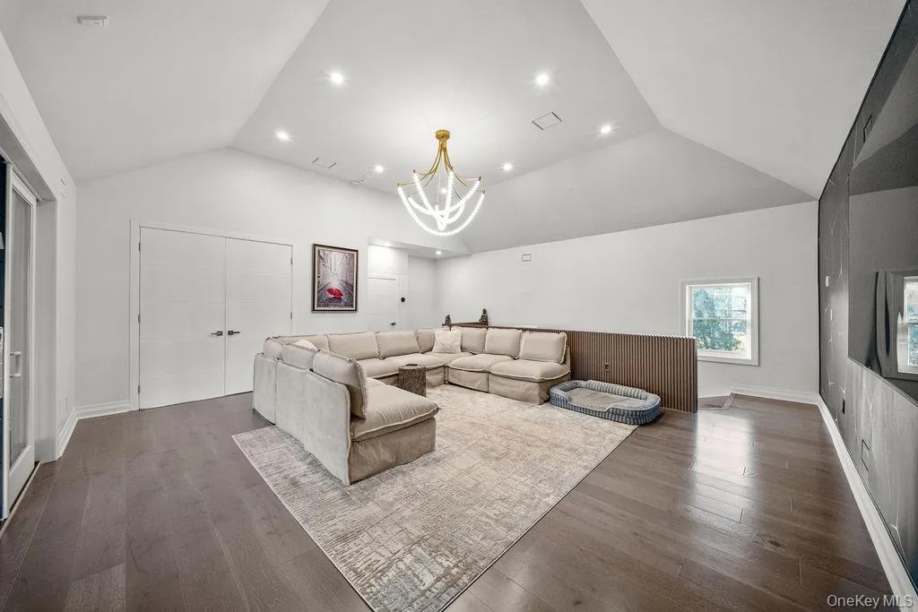 5 Nicolosi Drive Staten Island NY 10312