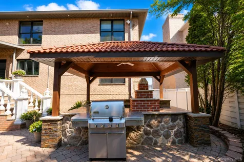 5 Nicolosi Drive Staten Island NY 10312