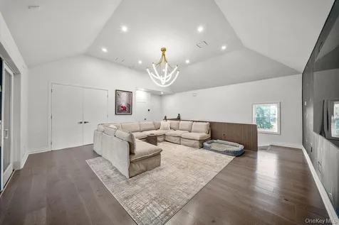 5 Nicolosi Drive Staten Island NY 10312