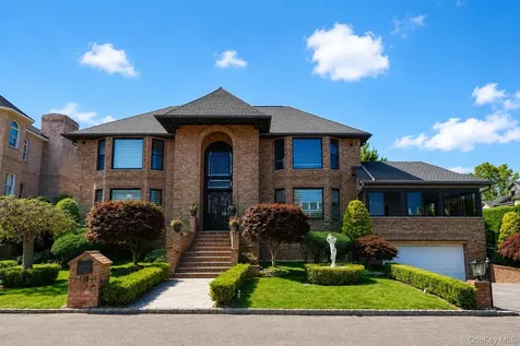 5 Nicolosi Drive Staten Island NY 10312
