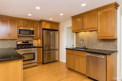 1020 Warburton Avenue Yonkers NY 10701