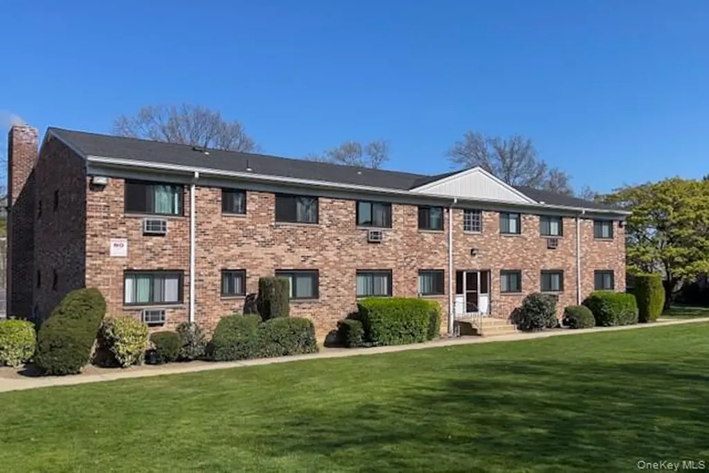 407 East Main Street Bay Shore NY 11706