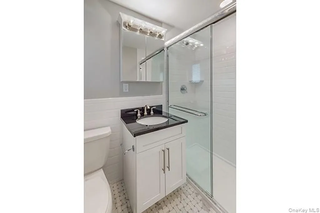 407 East Main Street Bay Shore NY 11706
