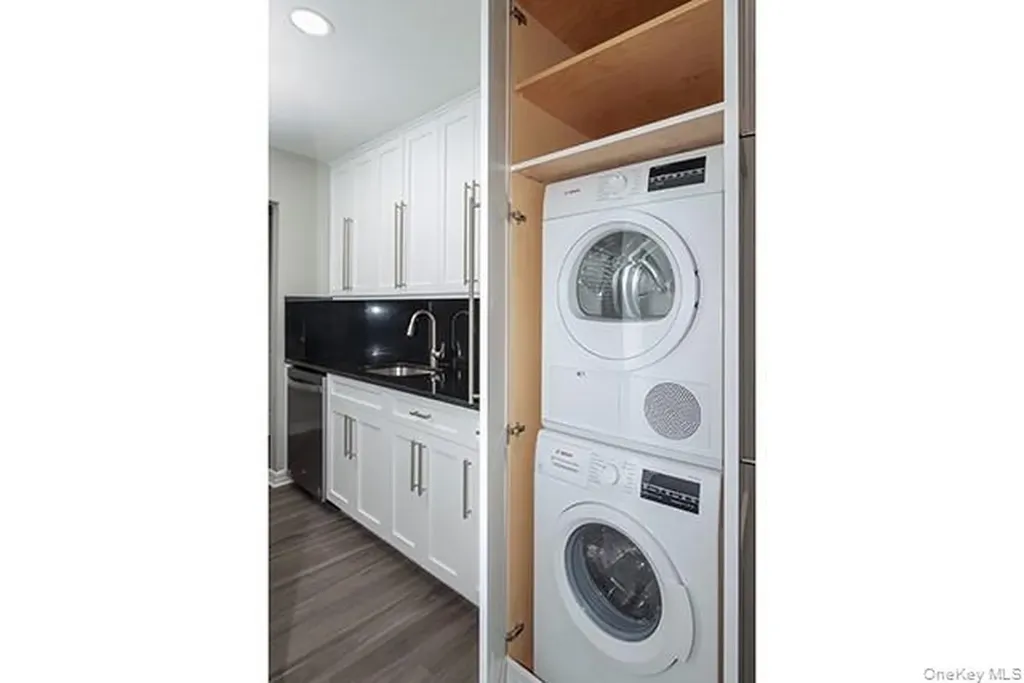 407 East Main Street Bay Shore NY 11706
