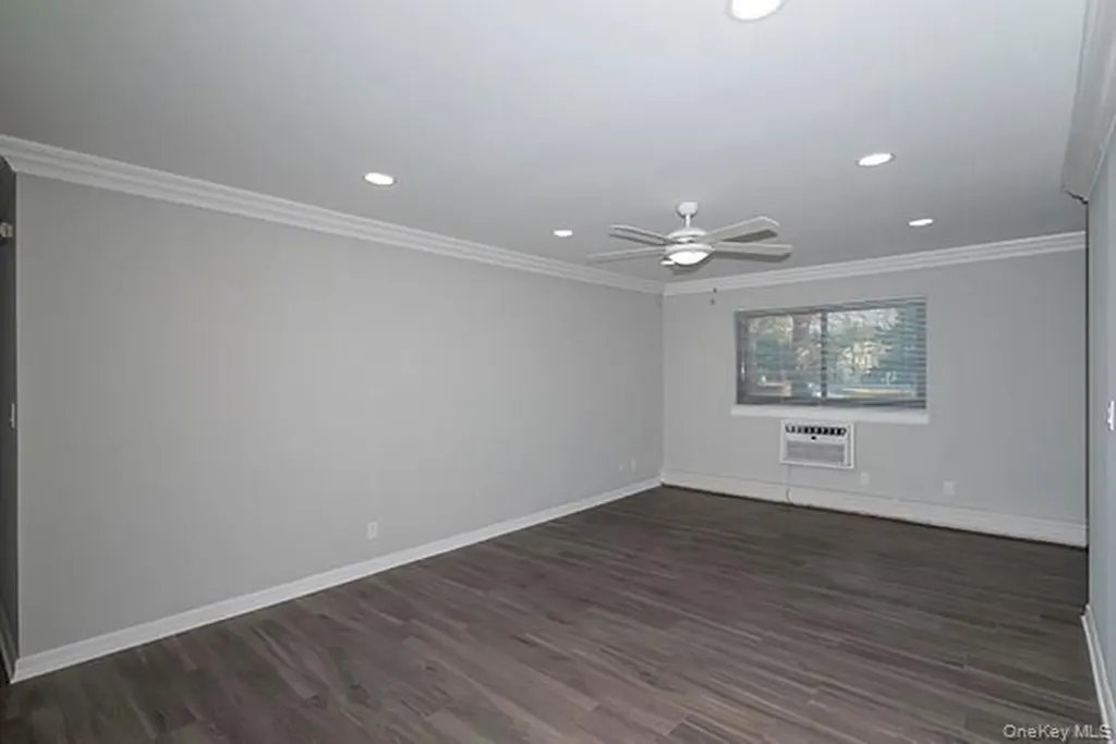 407 East Main Street Bay Shore NY 11706