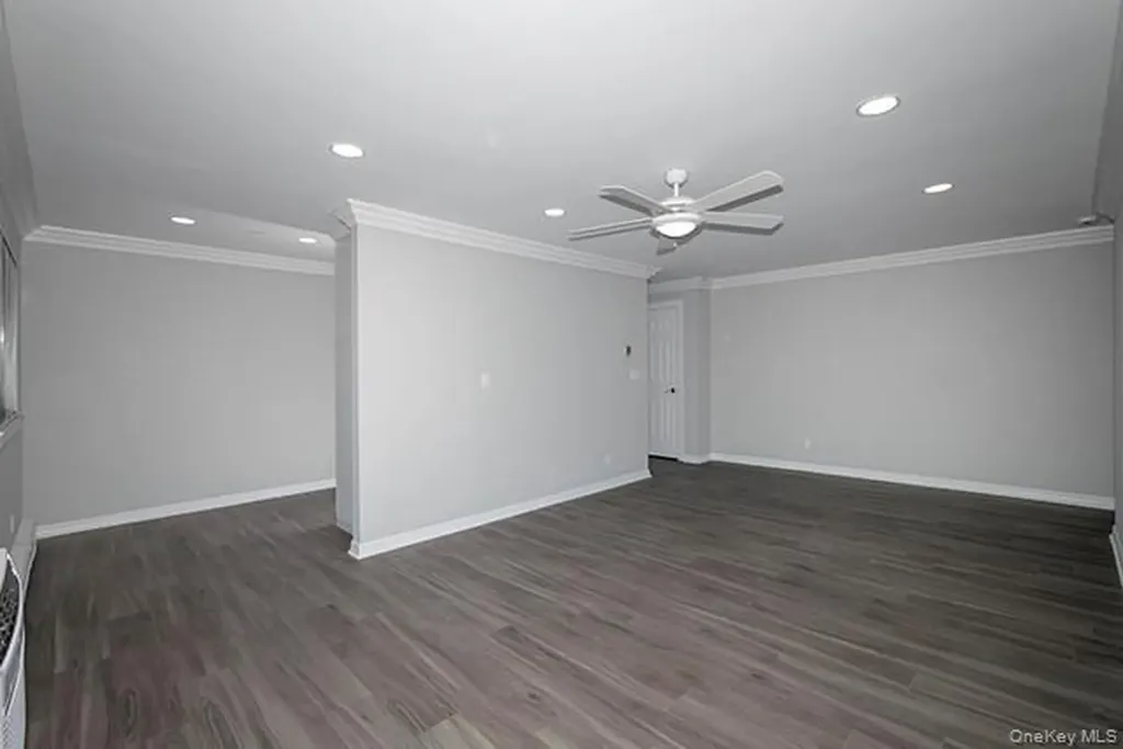 407 East Main Street Bay Shore NY 11706