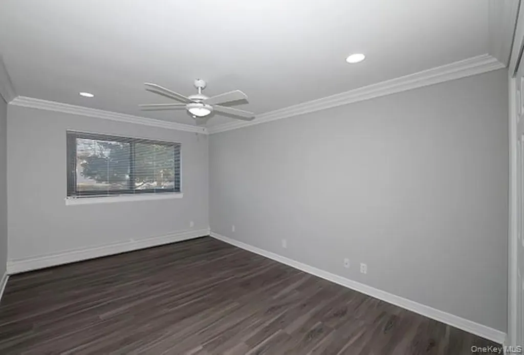 407 East Main Street Bay Shore NY 11706