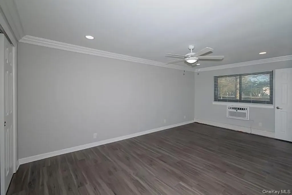 407 East Main Street Bay Shore NY 11706