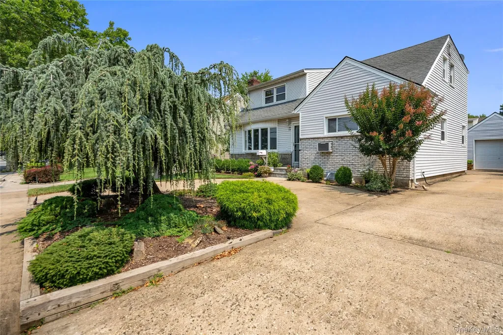 78 Ambrose Avenue Malverne NY 11565