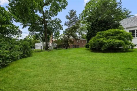 3 Genesee Trail Harrison NY 10528
