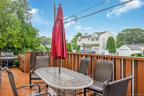192 Sycamore Avenue Bethpage NY 11714