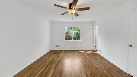 118 Van Etten Boulevard New Rochelle NY 10804