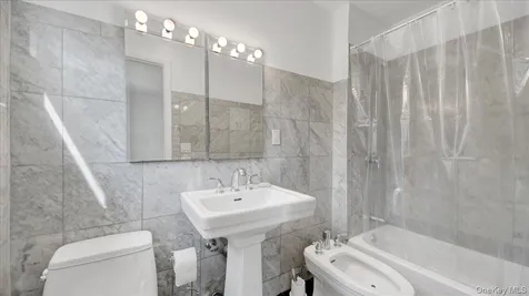 118 Van Etten Boulevard New Rochelle NY 10804