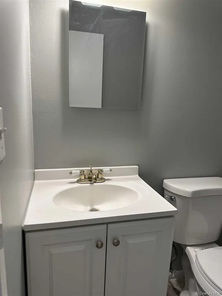 3 Hook Road Hyde Park NY 12601