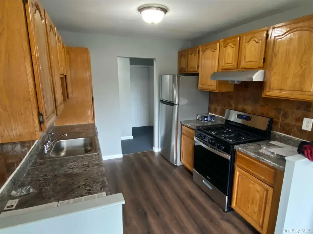 3 Hook Road Hyde Park NY 12601
