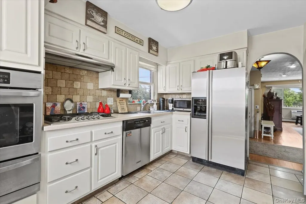 3132 Ampere Avenue Bronx NY 10465