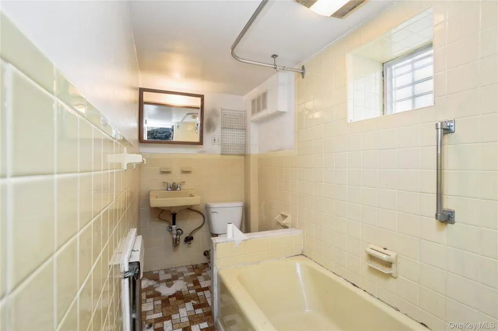 8430 129th Street Kew Gardens NY 11415