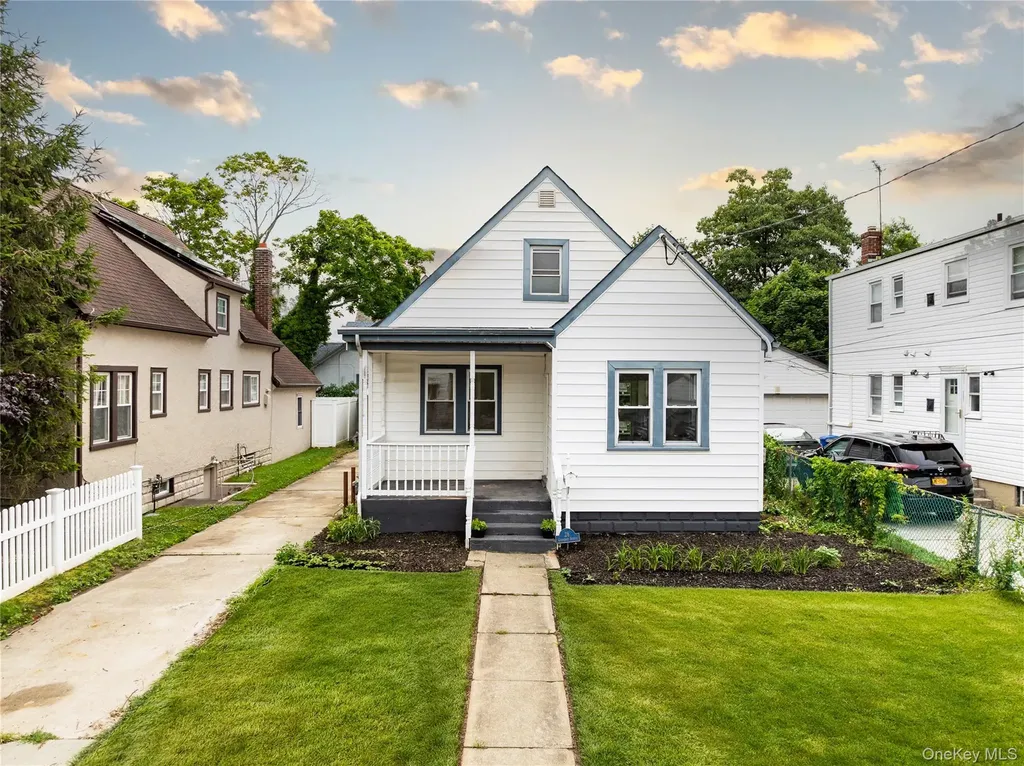 28 Cammerer Avenue East Rockaway NY 11518