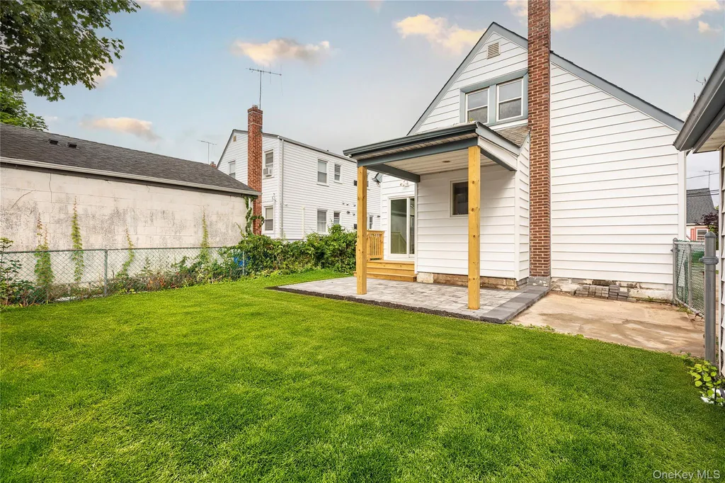 28 Cammerer Avenue East Rockaway NY 11518