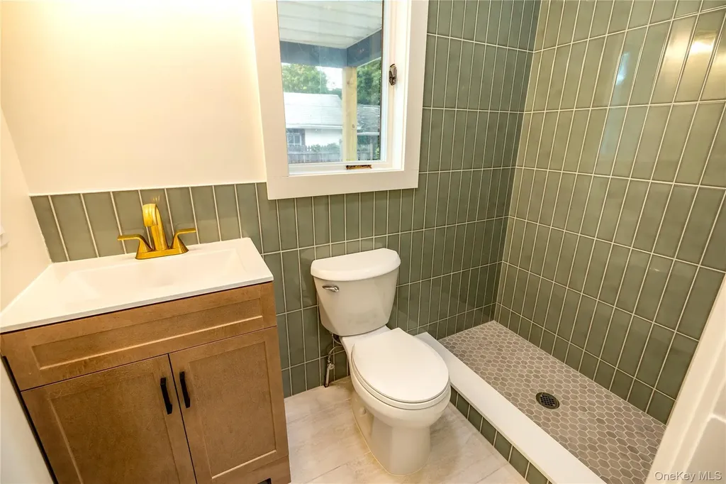 28 Cammerer Avenue East Rockaway NY 11518