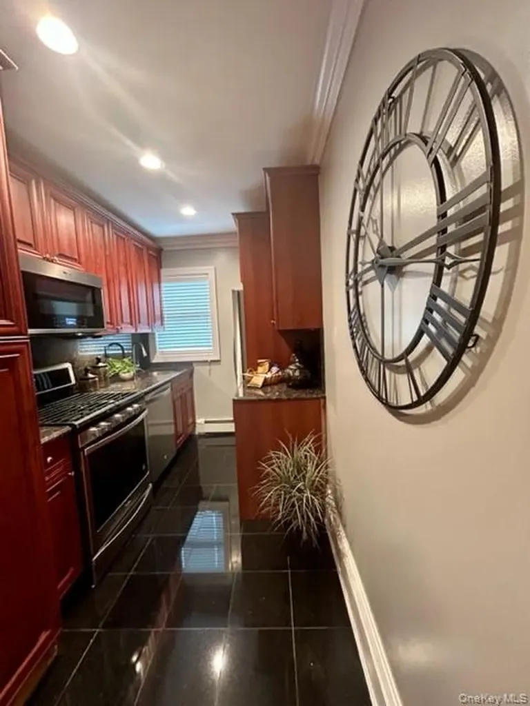 76 South Clinton Avenue Bay Shore NY 11706