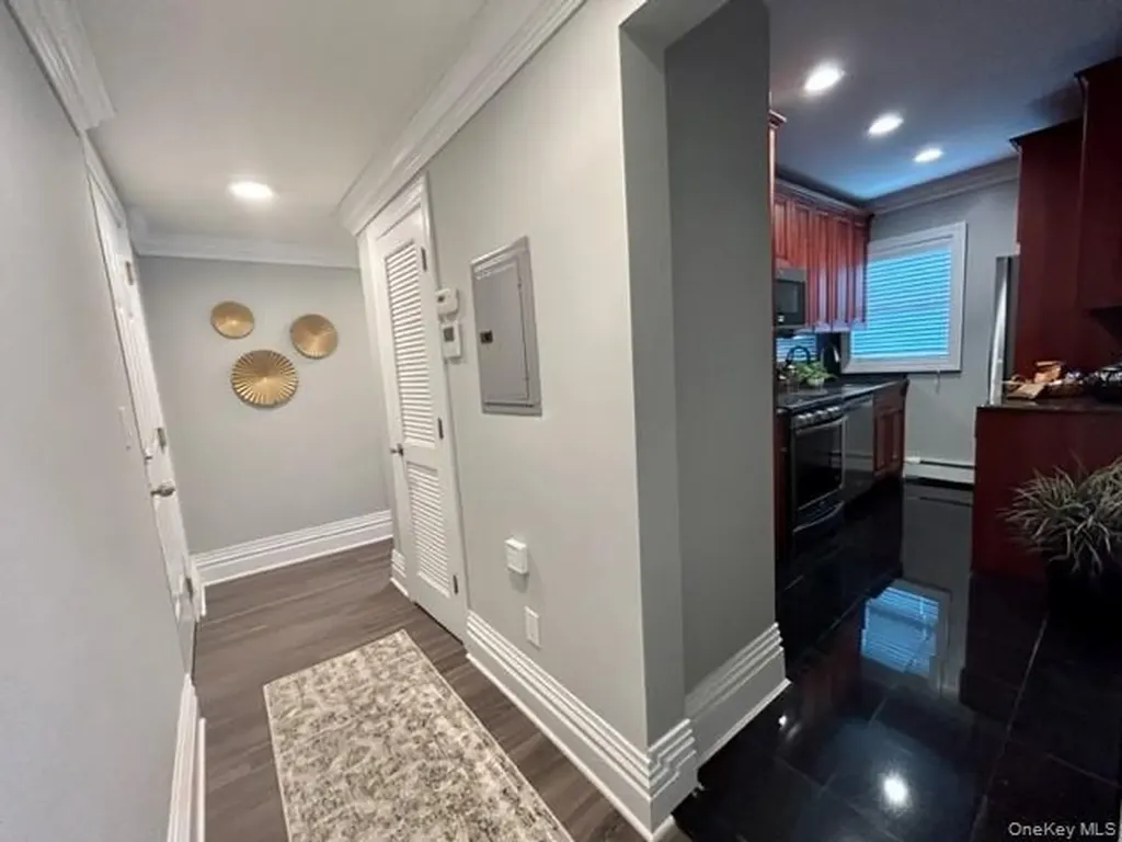 76 South Clinton Avenue Bay Shore NY 11706