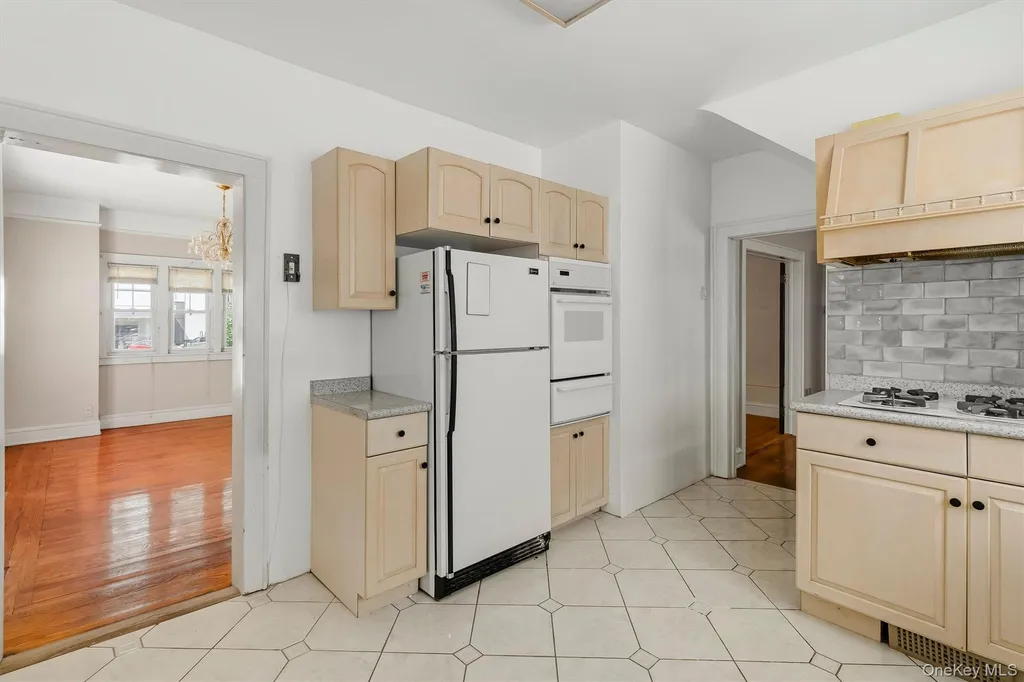 2950 Randall Avenue Bronx NY 10465