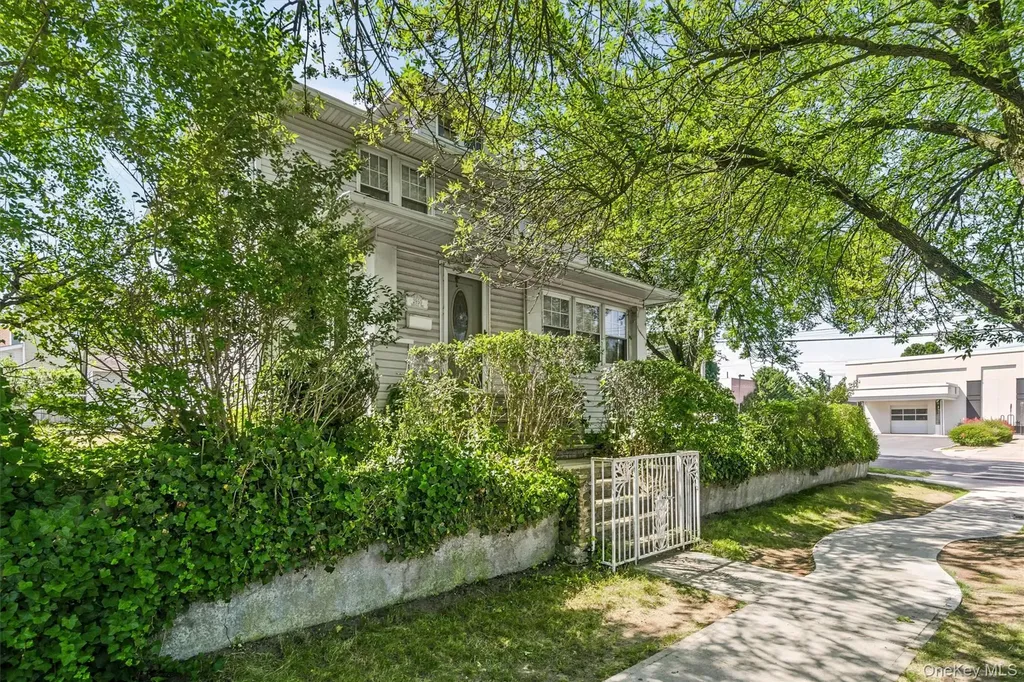 2950 Randall Avenue Bronx NY 10465