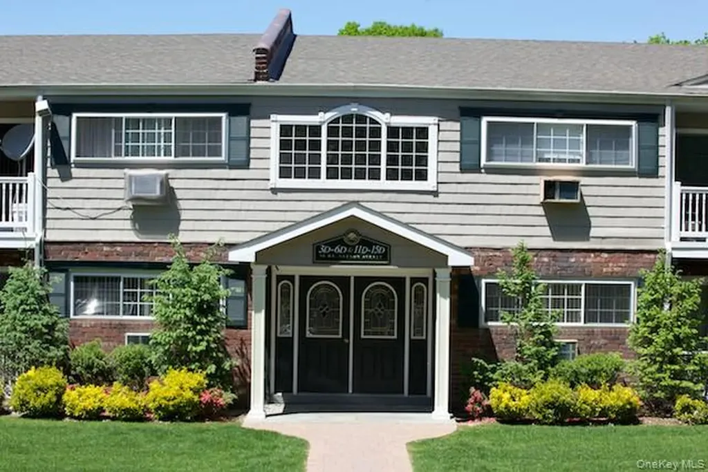 76 Mount Vernon Avenue Patchogue NY 11772