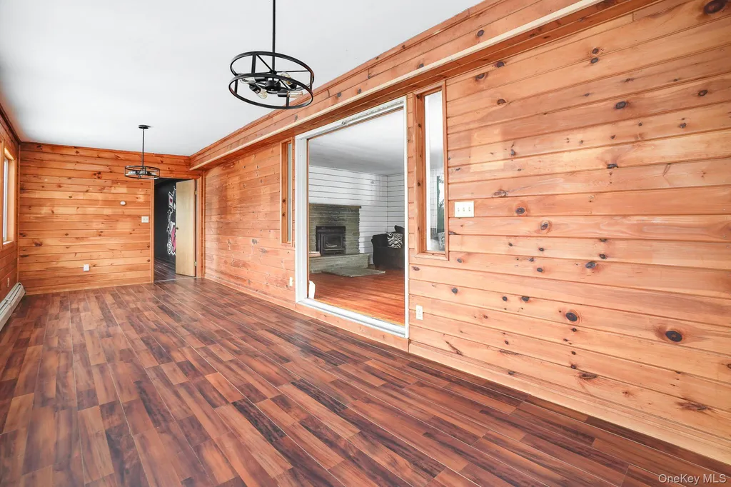 62 Netherwood Plaza Salt Point NY 12578