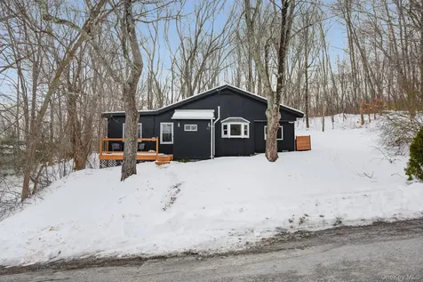 62 Netherwood Plaza Salt Point NY 12578
