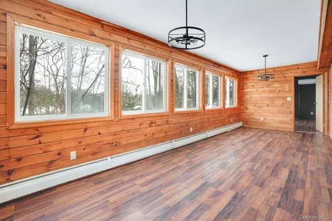 62 Netherwood Plaza Salt Point NY 12578